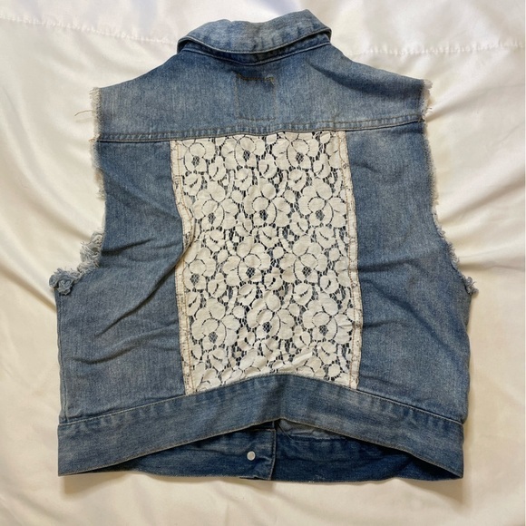 Red Tulips size large jean vest - Picture 3 of 13